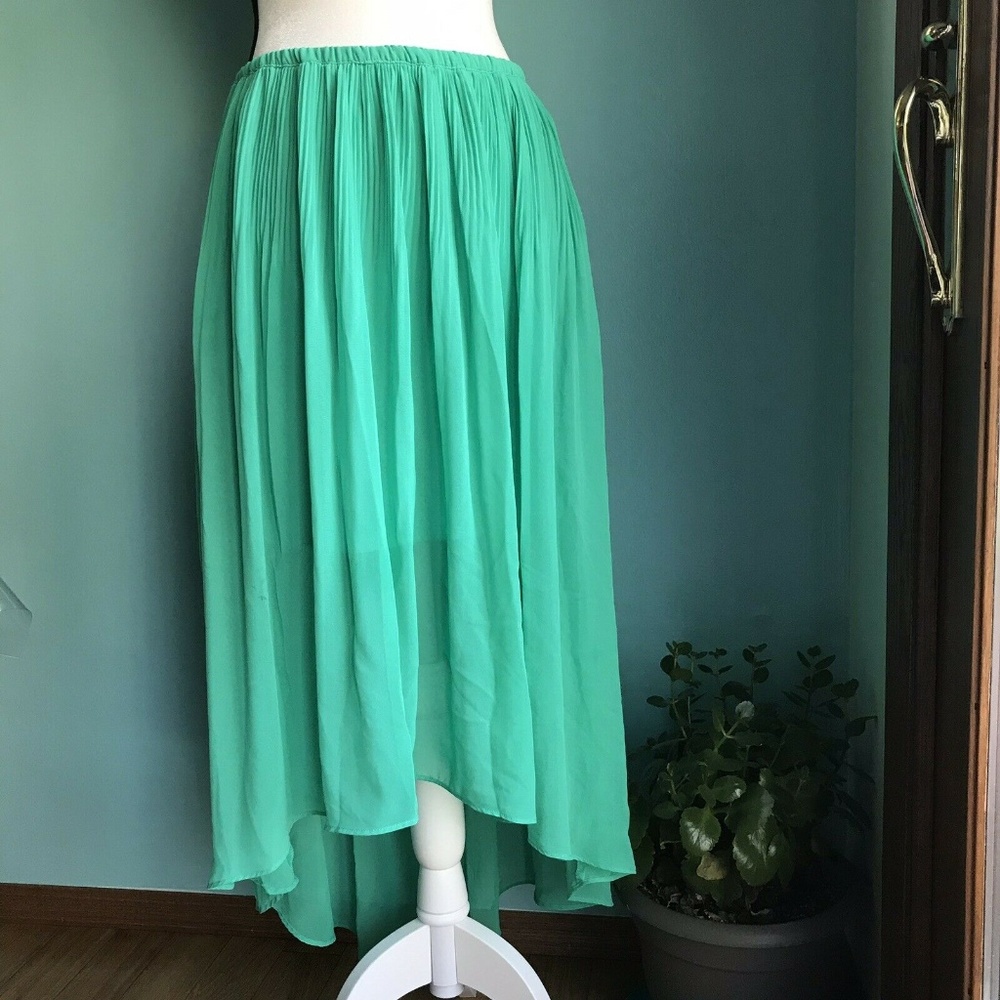 LC Lauren Conrad  Skirt Green Size SX.